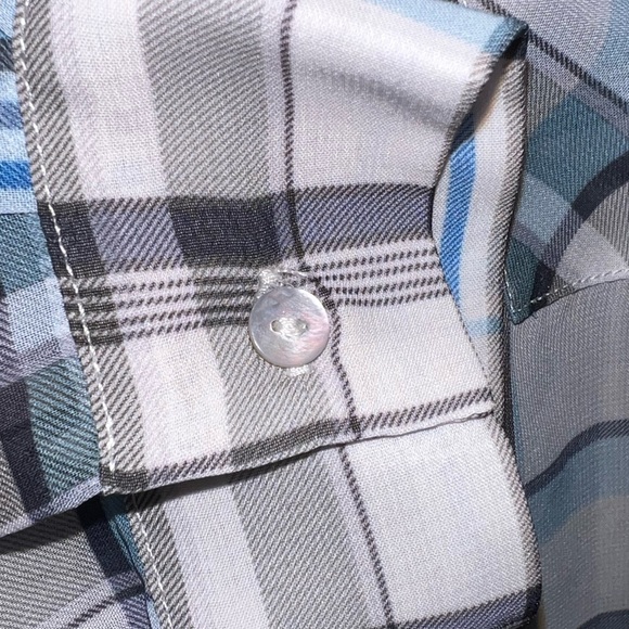 Dex 1x long sleeve blouse - Picture 7 of 8